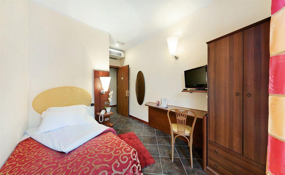 Antico Albergo Madonna Λενιάνο Εξωτερικό φωτογραφία